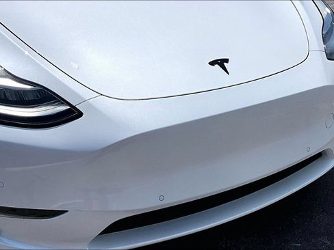 Used 2022 Tesla Model Y Long Range AWD/4WD image 29
