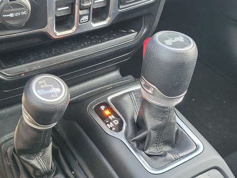 Used 2021 Jeep Wrangler Unlimited Sport AWD/4WD image 25
