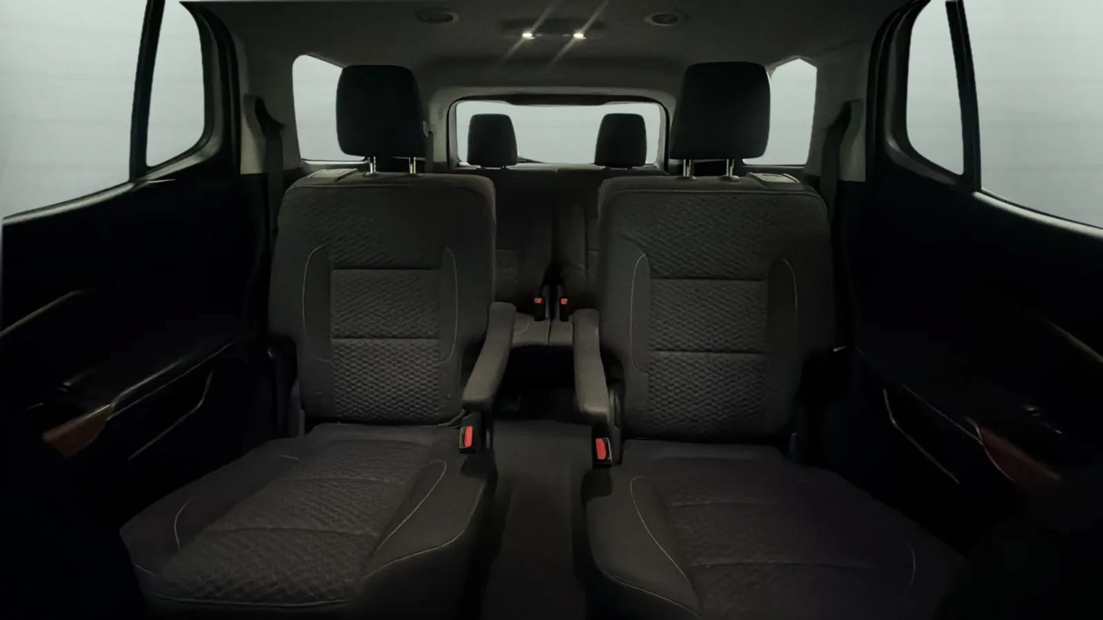 Used 2018 GMC Acadia SLE w/ LPO, Cargo Package FWD image 20
