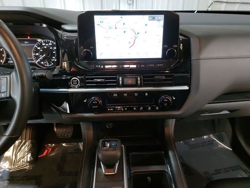 Used 2023 Nissan Pathfinder SL w/ SL Premium Package AWD/4WD image 21