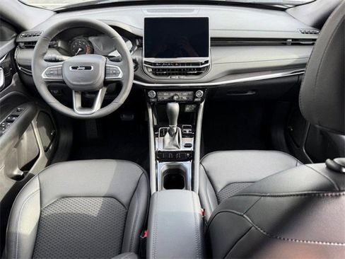 New 2025 Jeep Compass Latitude w/ Sun & Sound Group image 14