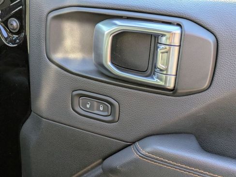 Used 2023 Jeep Gladiator Overland image 37