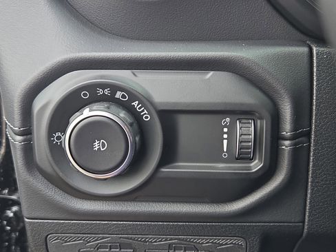 New 2025 Jeep Wrangler Unlimited Sahara AWD/4WD image 29