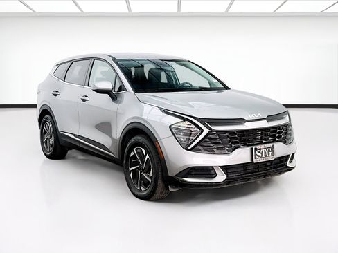 Used 2024 Kia Sportage LX AWD/4WD image 3