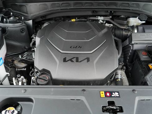 Used 2025 Kia Telluride S FWD image 16