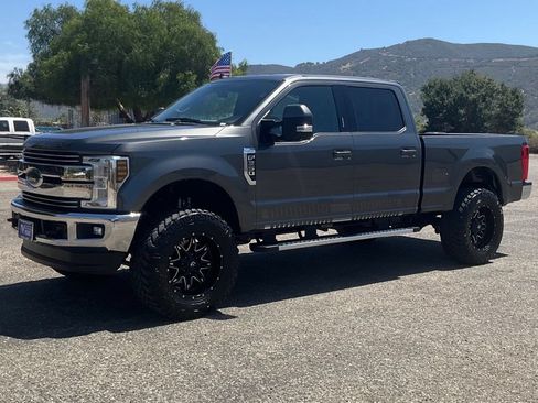Used 2019 Ford F350 Lariat w/ Lariat Value Package AWD/4WD image 2