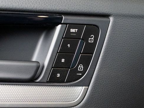 New 2026 Porsche Cayenne image 20