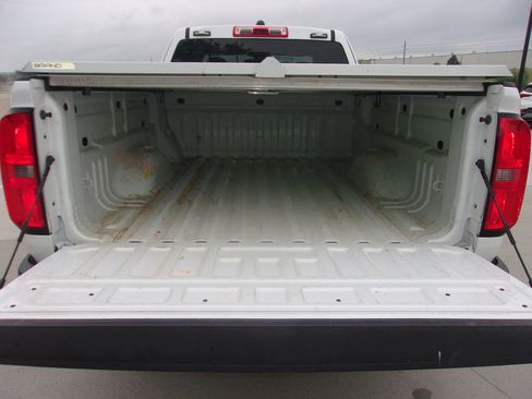 Used 2022 Chevrolet Colorado LT w/ Fleet Safety Package RWD image 8
