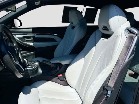 Used 2020 BMW M4 Convertible w/ Competition Package image 22