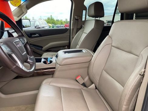 Used 2016 GMC Yukon SLT w/ Open Road Package AWD/4WD image 15