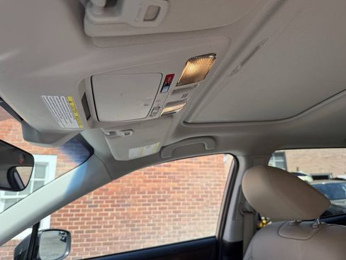 Used 2019 Subaru Outback 2.5i Limited AWD/4WD image 12
