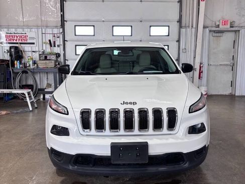Used 2017 Jeep Cherokee Sport w/ Safety Group AWD/4WD image 10