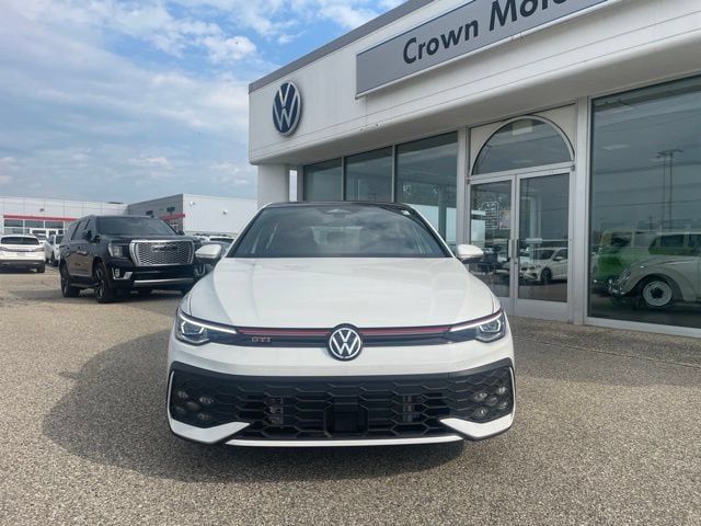 New 2026 Volkswagen GTI SE FWD image 2