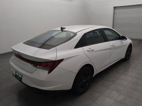 Used 2022 Hyundai Elantra SEL image 9