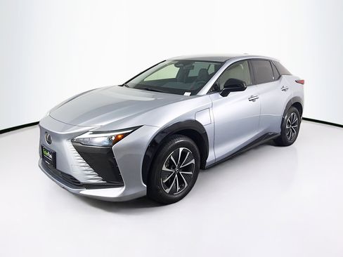 Used 2025 Lexus RZ 450e AWD/4WD image 3