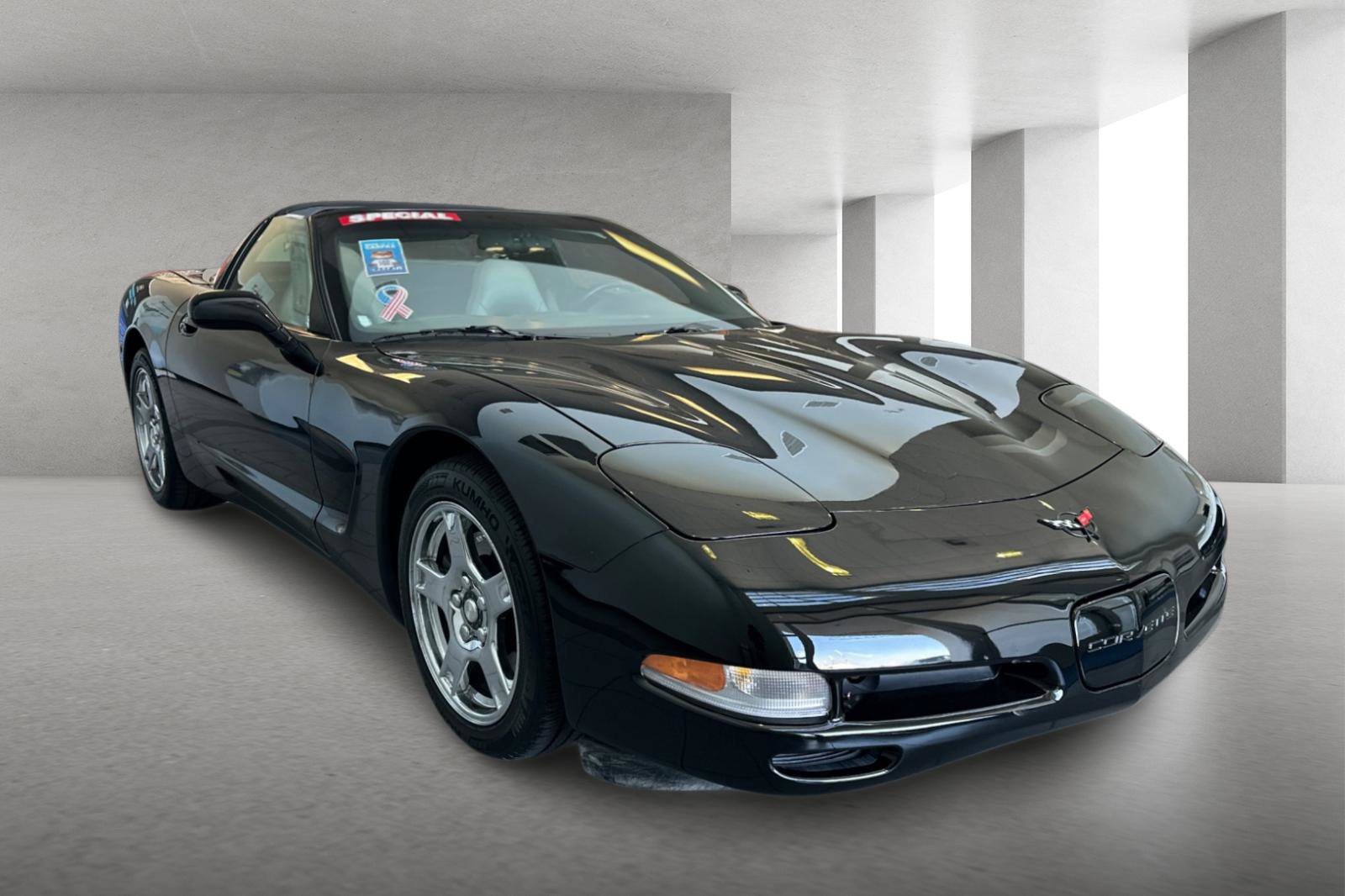 Used 1997 Chevrolet Corvette Coupe RWD image 1