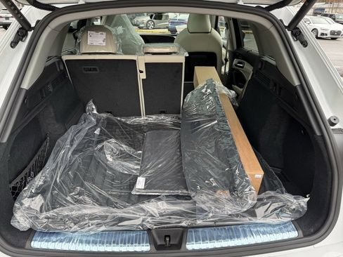 New 2025 Audi Q5 Prestige image 11