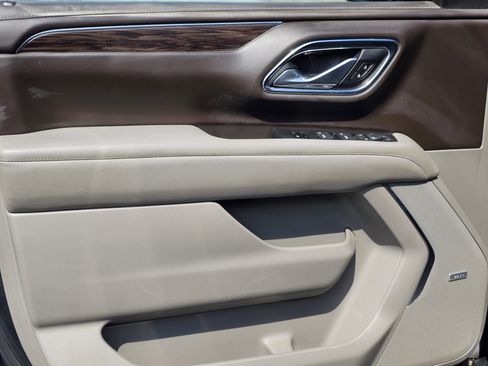 Used 2021 Chevrolet Tahoe Z71 w/ Z71 Off-Road Package image 16