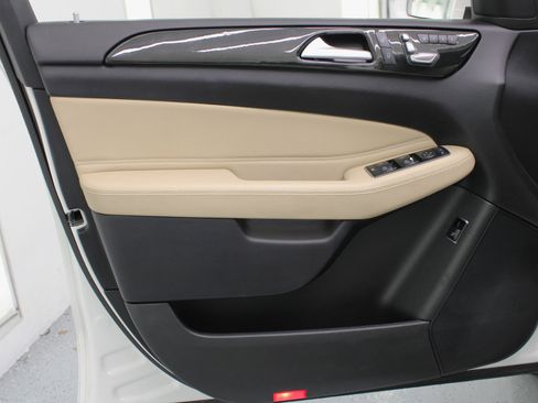 Used 2018 Mercedes-Benz GLS 450 4MATIC image 36