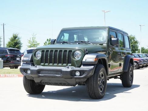 Used 2022 Jeep Wrangler Unlimited Sport AWD/4WD image 3