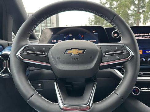 New 2026 Chevrolet Equinox EV LT image 23