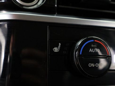 Used 2022 Nissan Pathfinder SV AWD/4WD image 50