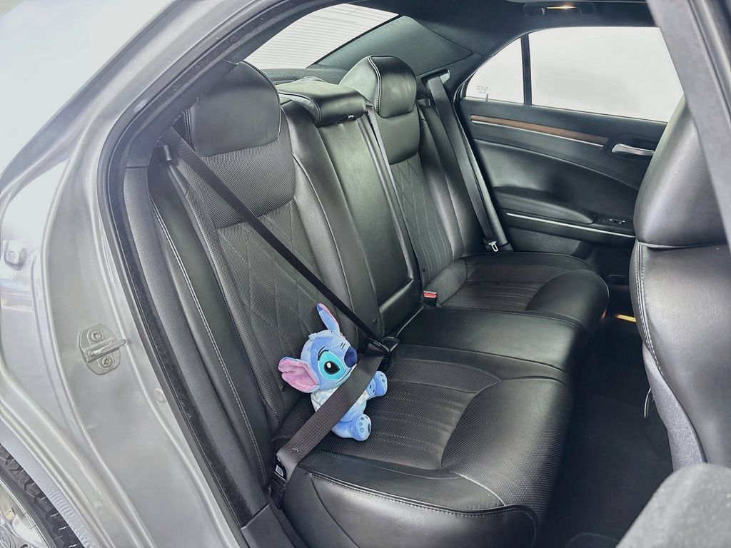 Used 2019 Chrysler 300 C w/ Sun, Sound & Nav Package RWD image 28