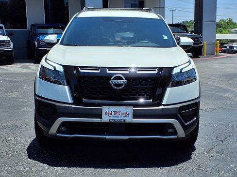 Used 2025 Nissan Pathfinder Rock Creek AWD/4WD image 2