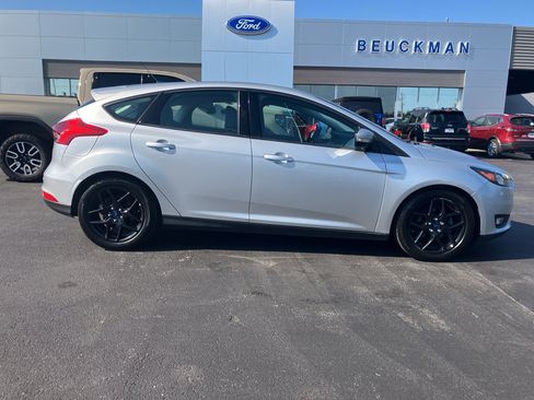 Used 2016 Ford Focus SE w/ Equipment Group 201A FWD image 7