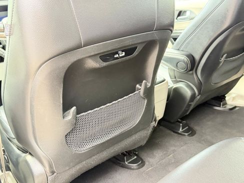 Used 2022 Chrysler Pacifica Touring-L FWD image 32