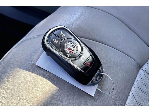 Used 2020 Buick Enclave Premium w/ Sun and Sites Package image 26