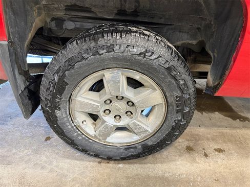 Used 2011 Chevrolet Silverado 1500 LT w/ Chrome Essentials Package image 34