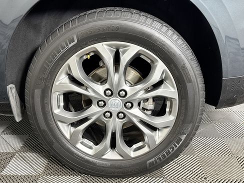 Used 2019 Buick Enclave Avenir w/ Avenir Technology Package AWD/4WD image 36
