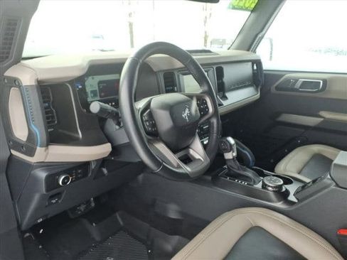 Used 2023 Ford Bronco Wildtrak image 7