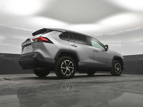 Used 2022 Toyota RAV4 LE FWD image 41