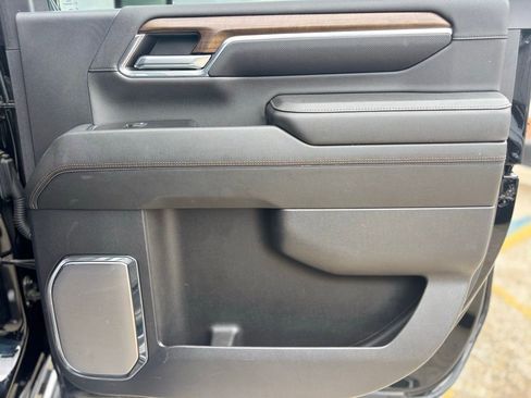 Used 2024 Chevrolet Silverado 2500 High Country w/ Technology Package image 19