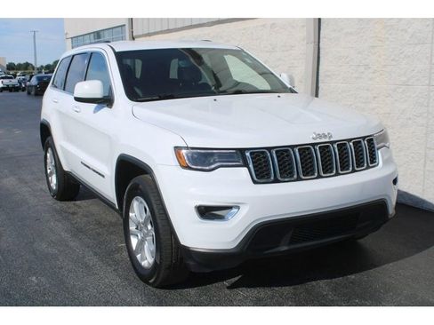 Used 2022 Jeep Grand Cherokee Laredo X image 2