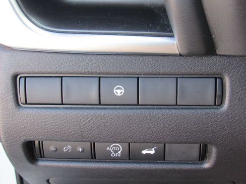 Used 2024 Nissan Rogue SV AWD/4WD image 31
