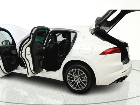 Used 2023 Maserati Grecale GT AWD/4WD image 12