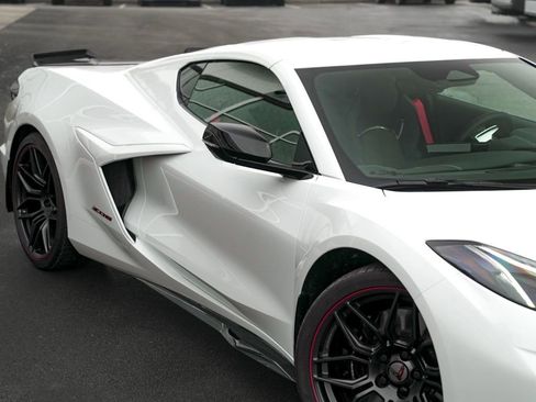 Used 2024 Chevrolet Corvette Z06 w/ Stealth Interior Trim Package image 35