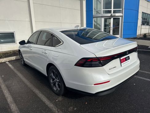 Used 2023 Honda Accord EX image 11