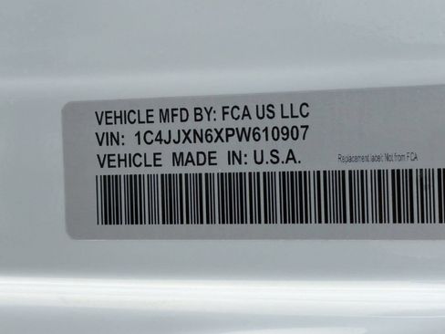 Used 2023 Jeep Wrangler Unlimited w/ Sun & Screen Package AWD/4WD image 25
