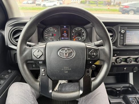 Used 2019 Toyota Tacoma SR w/ SR Convenience Package image 15