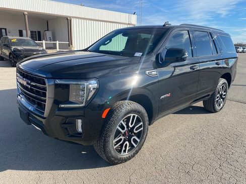 Used 2024 GMC Yukon AT4 w/ Technology Package image 2