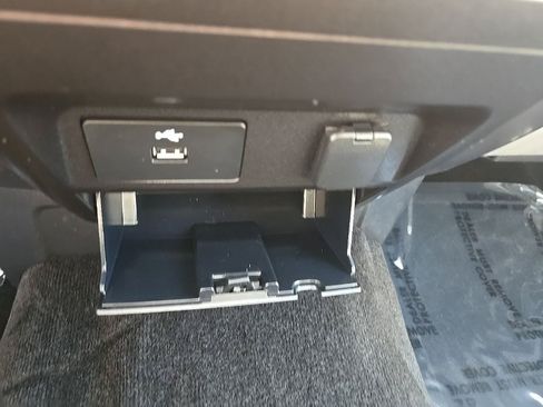Used 2017 Ford F150 XLT w/ Equipment Group 301A Mid AWD/4WD image 18