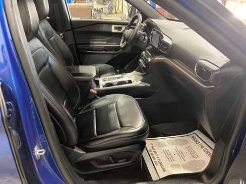 Used 2020 Ford Explorer XLT w/ Equipment Group 202A AWD/4WD image 4