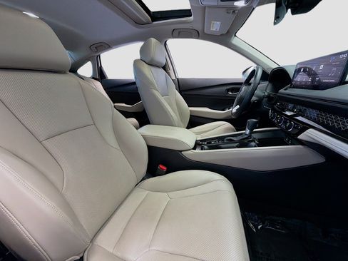 Used 2023 Honda Accord Touring image 19
