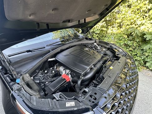Used 2018 Land Rover Range Rover Velar S AWD/4WD image 34