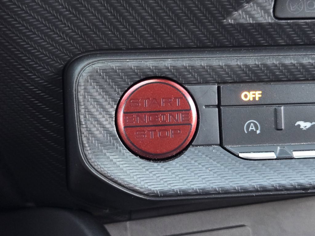 Used 2025 Ford Mustang Coupe RWD image 30