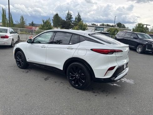 New 2025 Buick Envista Sport Touring image 6